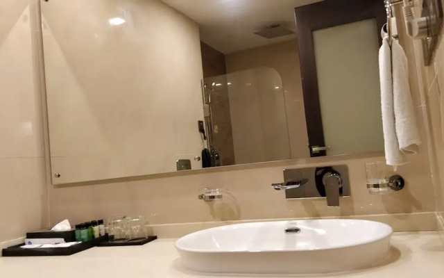 Kpm Tripenta Hotel