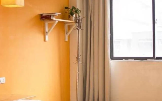 Love Flower Hostel