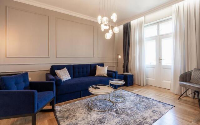 Luxury Peitho Residence