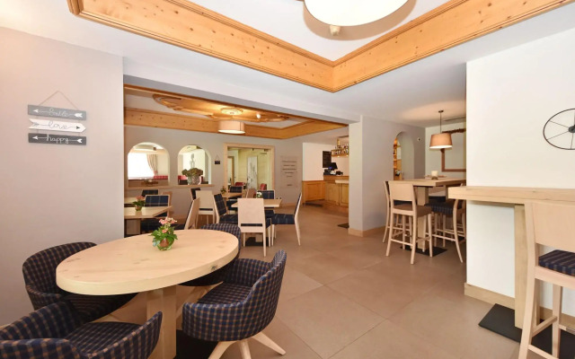 X Alp Hotel