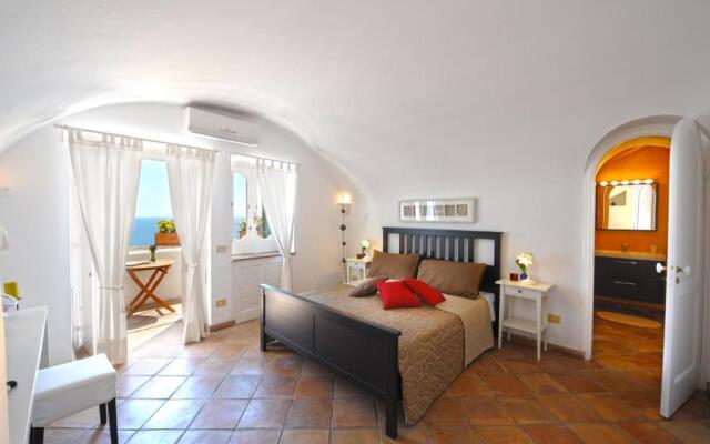 Casale Fralisa - Marvelous Terrace and hot tub With sea View