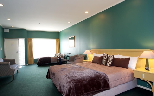 Village Motel – Guest Rooms – Havelock North