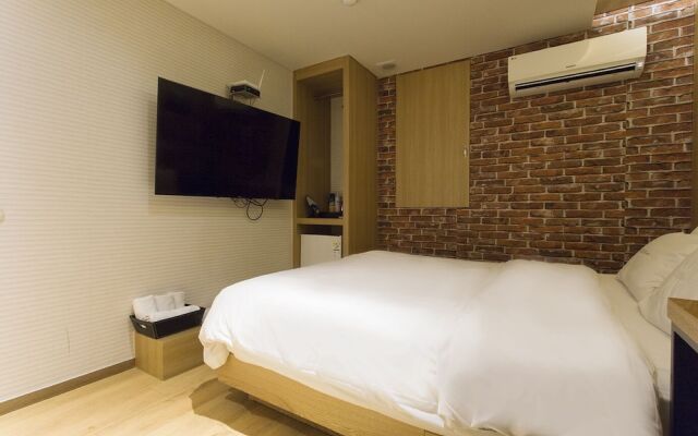 Cookie Hotel