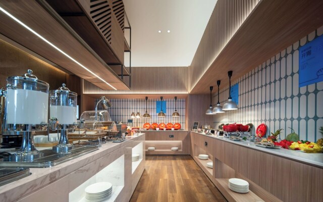 Holiday Inn Express Nanjing Jiangbei Wonhall Mall by IHG