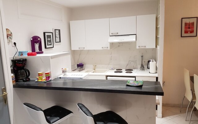 Lady's Joffre Palazzo