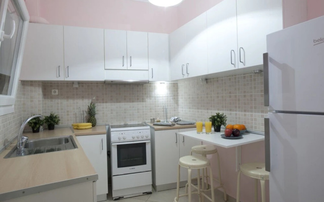 Ambelokipi. Spacious Sunny Apartment