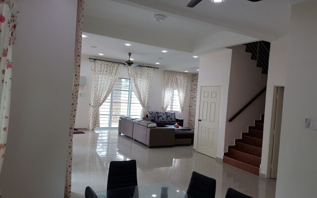 Sitiawan Homestay