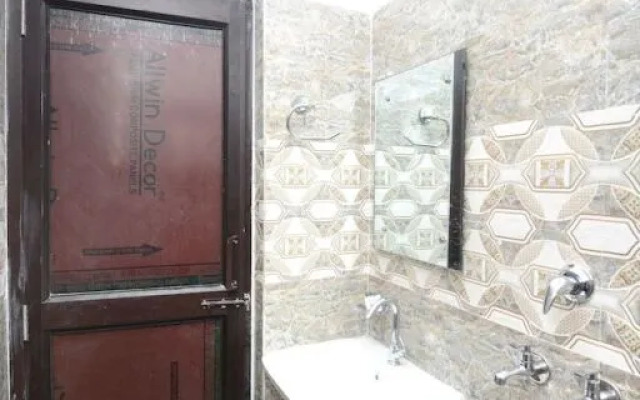 Hotel Himalayan By OYO Rooms