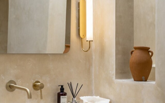 Luxe & Unique Honeymoon Bocami Suites-1 By Azure