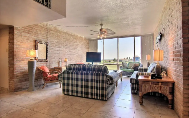 Channelview 103