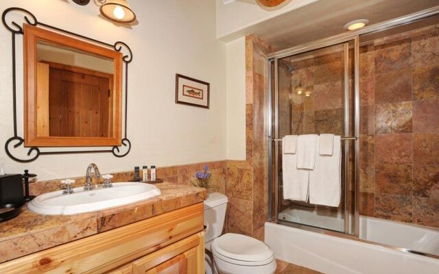 Paradise Meadow Lodge