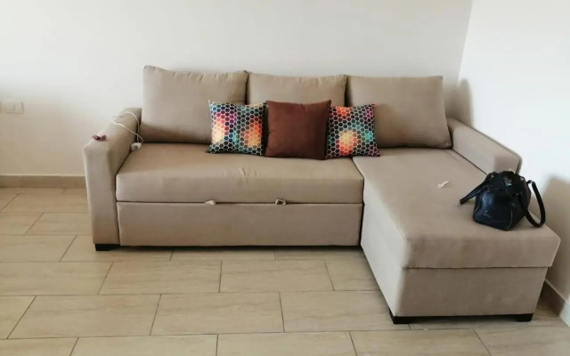 Modern Studio at Dau heights Compauend