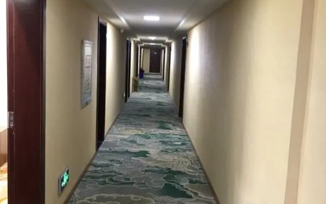 Dalian Hotel (Nanjing Xinting Road Subway Station Store)