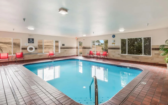 Days Inn and Suites Sequim