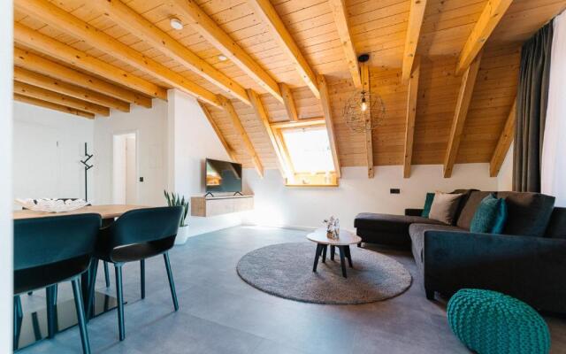 Moderne 3 Zi.-FeWo BlackForestArt Nähe Freiburg