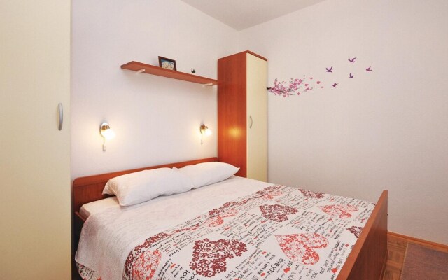 Awesome Home in Starigrad Paklenica With 1 Bedrooms