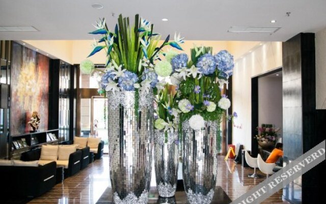 Pujiang Yinglan Hepan Hotel