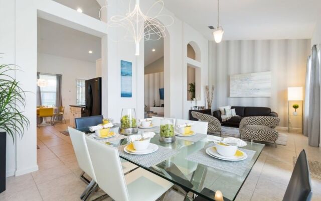 Solterra - 4148 Oaktree Drive