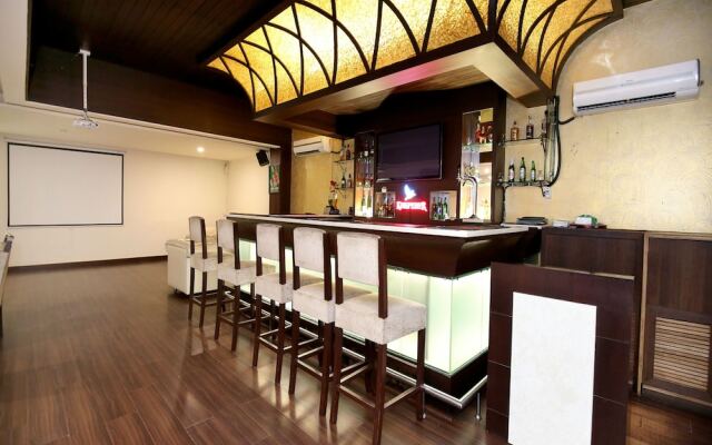 OYO 12989 White Diamond Hotel