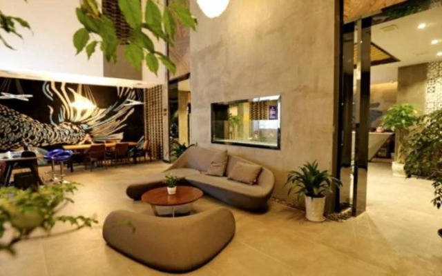 Lansey Hotel