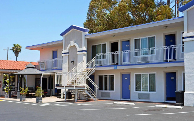 Motel 6-Vista, CA
