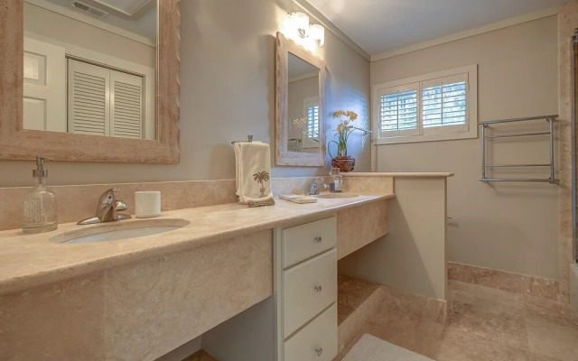 5 South Beach Lagoon