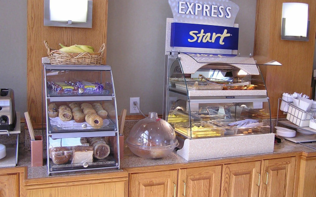 Holiday Inn Express & Suites Raleigh North - Wake Forest by IHG