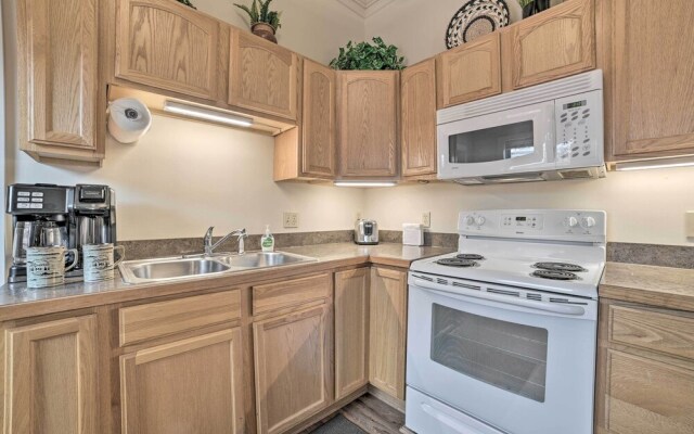 Downtown Loft Apartment, Steps to Riverfront!