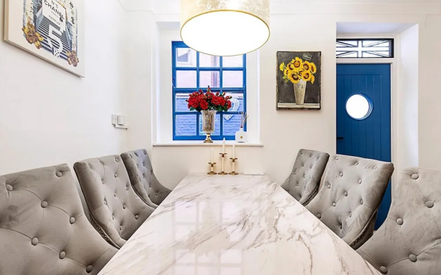Spacious 4-bed House Near Liverpool St