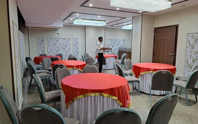 Hotel Azulo Inn Bhikaji Cama Place Delhi - Couple Friendly Local IDs Accepted