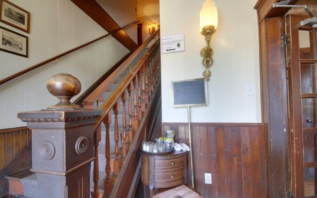 Auberge Ayers Cliff