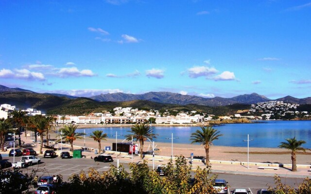 Port Castellar 6