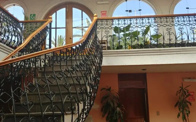 Hotel Dos Reynas