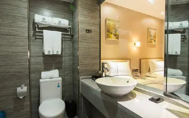 Zhengzhou Kelete Hotel (Yaozhuang Metro Station, Jinyu Industrial Zone)