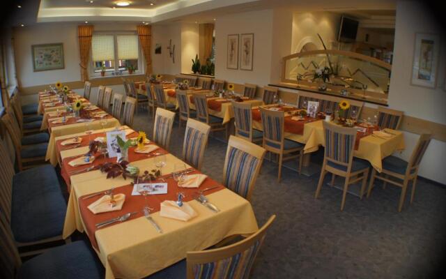 Sonneck Hotel -  Restaurant