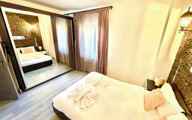 Tower Old City Apartment