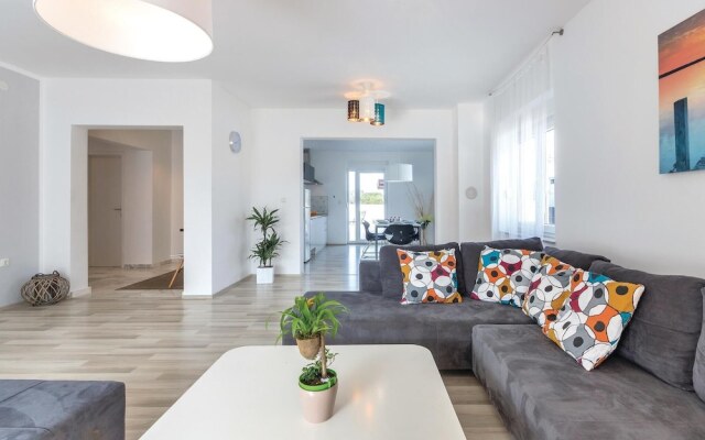 Amazing Home in Pula With Wifi and 4 Bedrooms