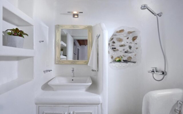 Fulfill your Holiday Dreams at Mikonos