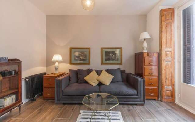 Bright & Compact One Bed Apartment in Malasaña