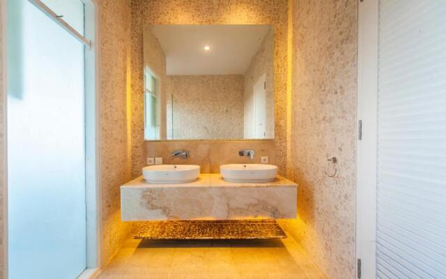 Bathhouse Executive Residence