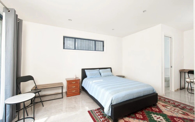 Sapphire Studio, Room 60 Sergeant Baker Drive