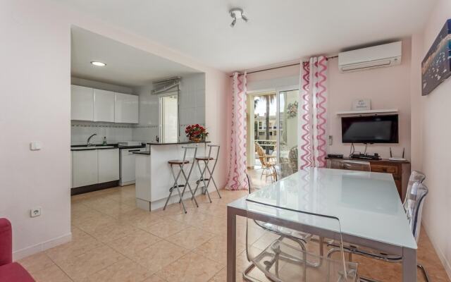Gorgeous 2-bed Apartment Near the Beach