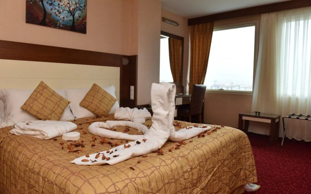 Ozgobek Ronesans Hotel De Luxe