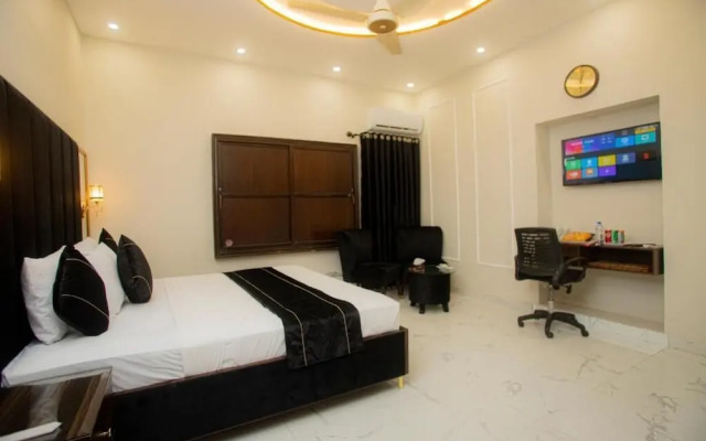 Hotel White Seasson managed by Zaheer Masih