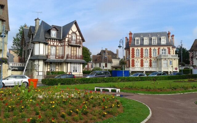 Apartment With One Bedroom In Villers Sur Mer With Enclosed Garden 150 M From The Beach