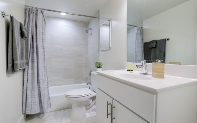 Amazing Br2 Bedroom Condo at Arlington