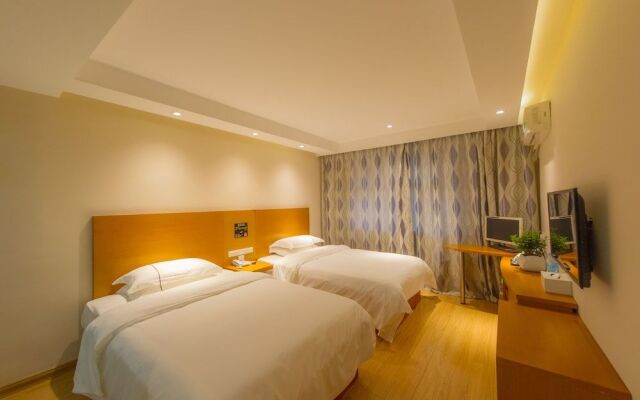 Qingpishu Hotel （Guilin West City Road,Walking street ）