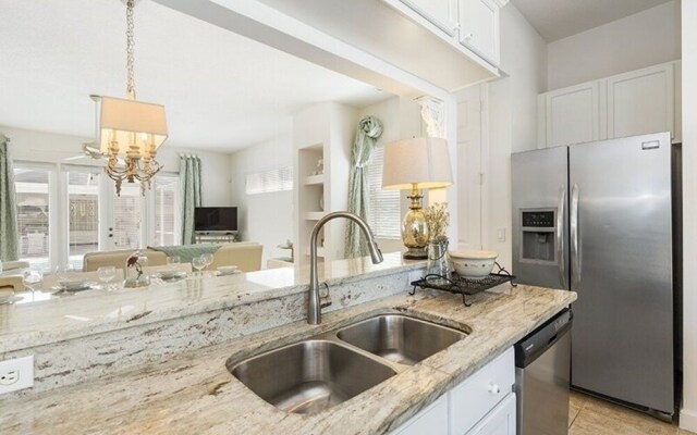 Rvh_295r Sparkling Oasis 4 Bedroom Home