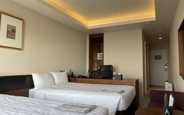 Clayton Bay Hotel – Guest Rooms – Kure