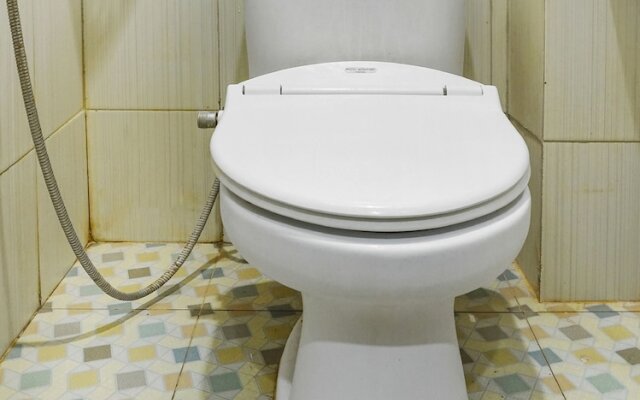 OYO Flagship 91245 Rika Hotel Makassar